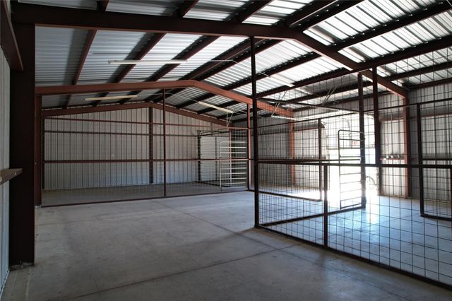 712 N Farm Road 487, Rockdale, TX 76567