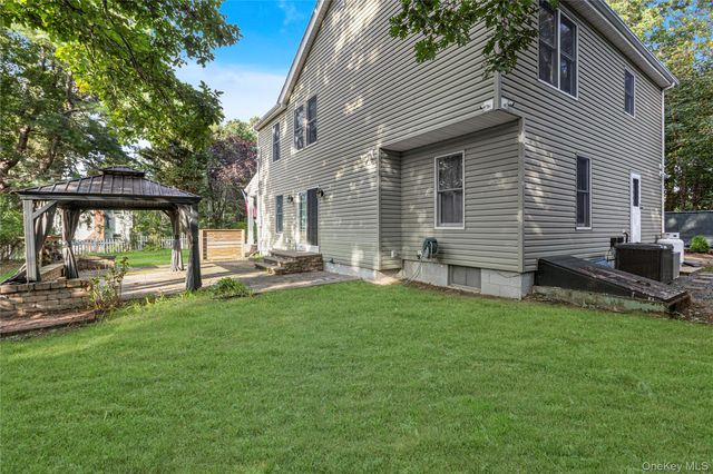 62 Douglaston Road, Sound Beach, NY 11789