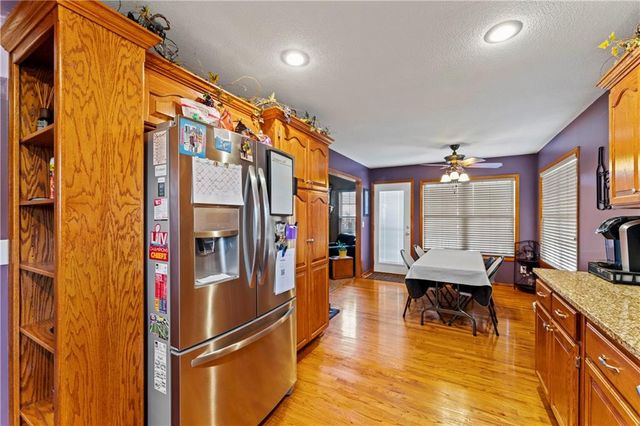 636 SW Lakeview Drive, Grain Valley, MO 64029