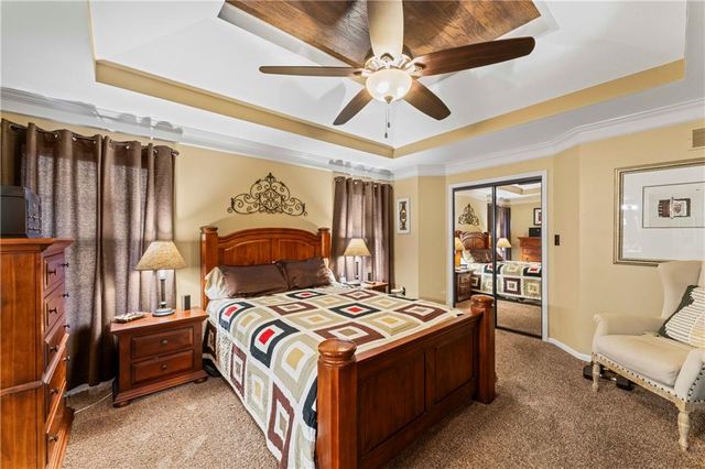 636 SW Lakeview Drive, Grain Valley, MO 64029