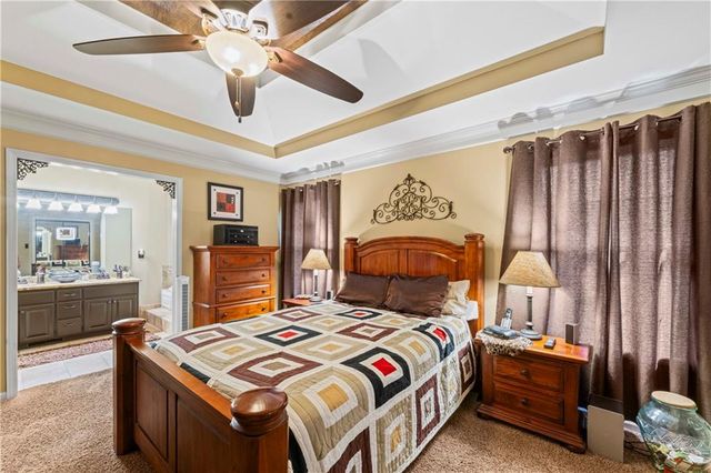 636 SW Lakeview Drive, Grain Valley, MO 64029