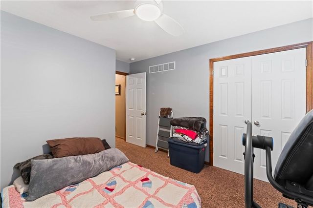 636 SW Lakeview Drive, Grain Valley, MO 64029