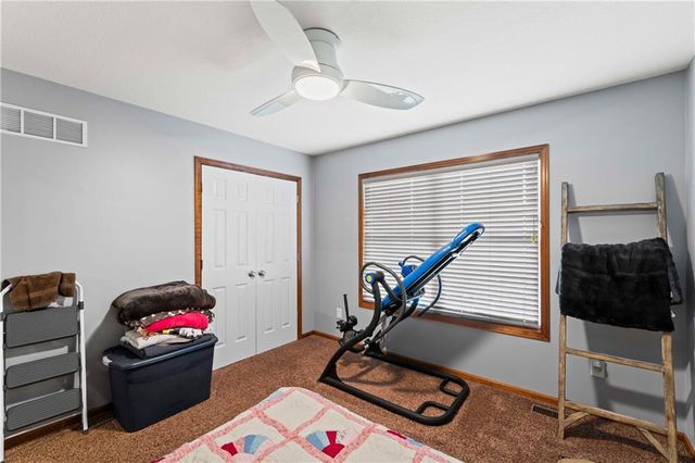 636 SW Lakeview Drive, Grain Valley, MO 64029