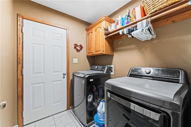 636 SW Lakeview Drive, Grain Valley, MO 64029