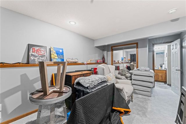 636 SW Lakeview Drive, Grain Valley, MO 64029