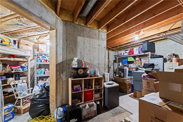 636 SW Lakeview Drive, Grain Valley, MO 64029