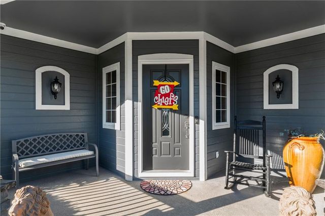 636 SW Lakeview Drive, Grain Valley, MO 64029