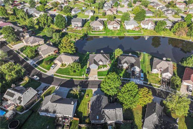 636 SW Lakeview Drive, Grain Valley, MO 64029