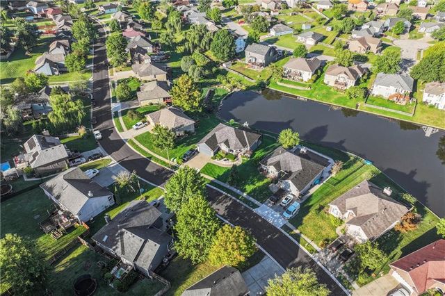 636 SW Lakeview Drive, Grain Valley, MO 64029