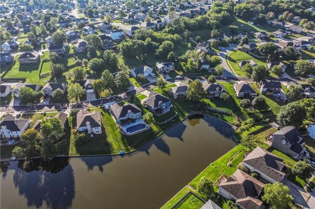 636 SW Lakeview Drive, Grain Valley, MO 64029