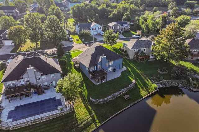 636 SW Lakeview Drive, Grain Valley, MO 64029