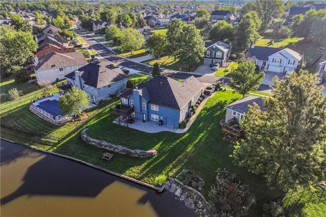 636 SW Lakeview Drive, Grain Valley, MO 64029