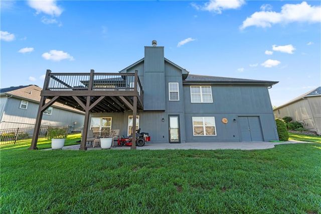 636 SW Lakeview Drive, Grain Valley, MO 64029