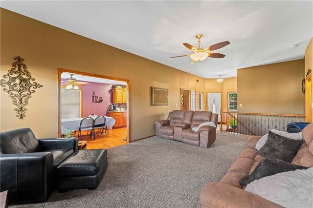 636 SW Lakeview Drive, Grain Valley, MO 64029