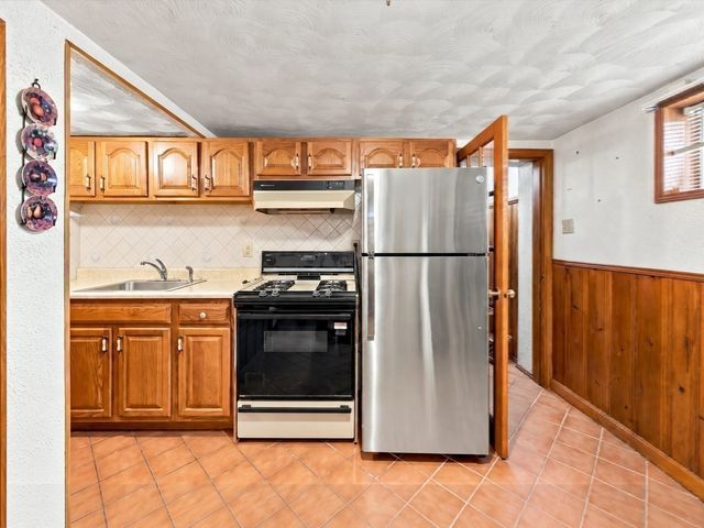 20 Benmor St, Medford, MA 02155