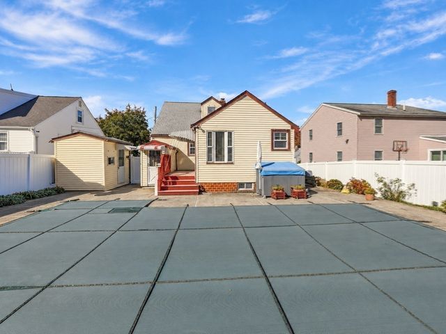 20 Benmor St, Medford, MA 02155