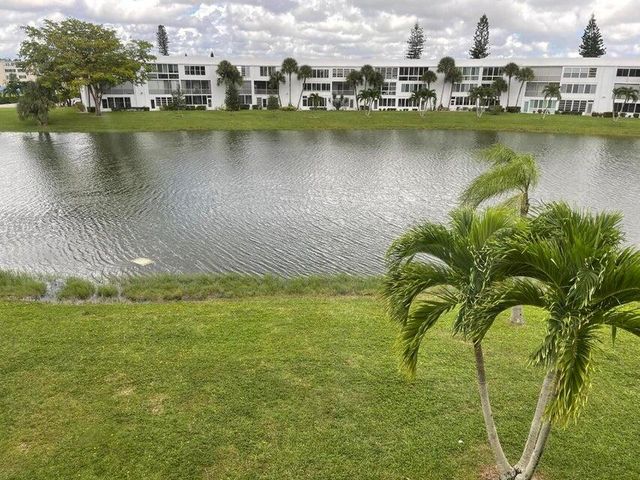 313 Wellington L, West Palm Beach, FL 33417