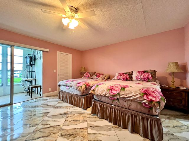 313 Wellington L, West Palm Beach, FL 33417