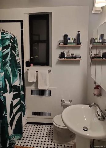 155-01 90th 3R, Jamaica, NY 11432