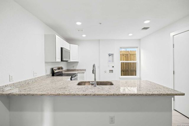 138 Ware Blvd Unit 1201, San Antonio, TX 78221