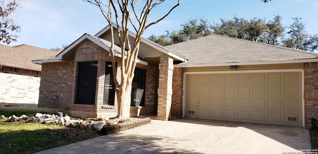 9210 FISHERS HILL DR, San Antonio, TX 78240
