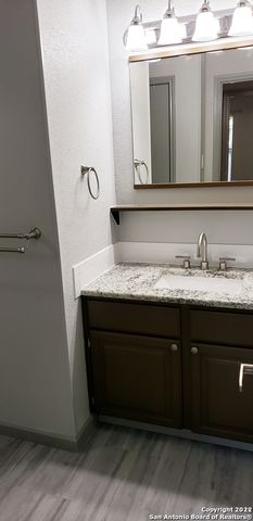 9210 FISHERS HILL DR, San Antonio, TX 78240
