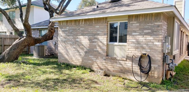 9210 FISHERS HILL DR, San Antonio, TX 78240
