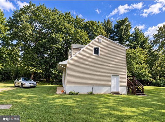 584 CLAYTON RD, Williamstown, NJ 08094