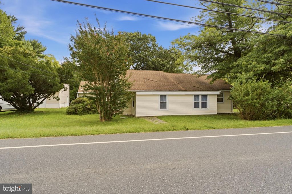 584 CLAYTON RD, Williamstown, NJ 08094