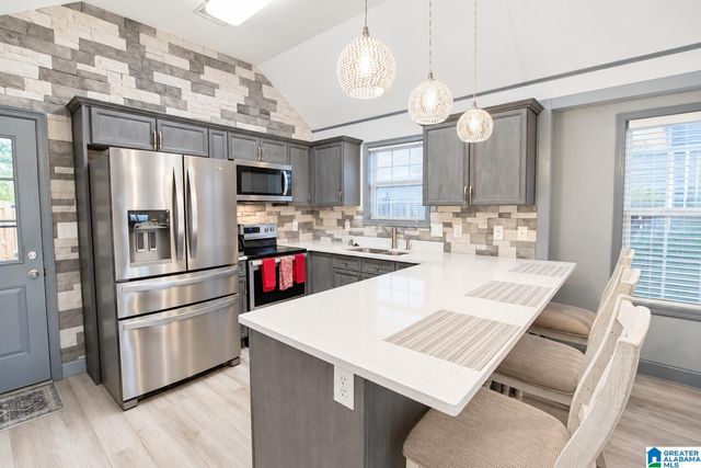 293 VILLAGE DRIVE, Calera, AL 35040