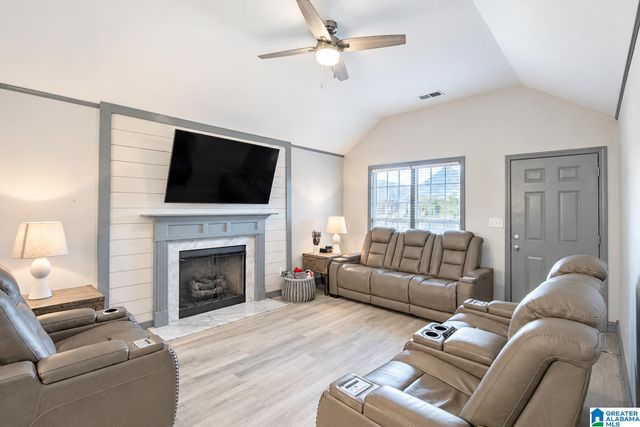 293 VILLAGE DRIVE, Calera, AL 35040