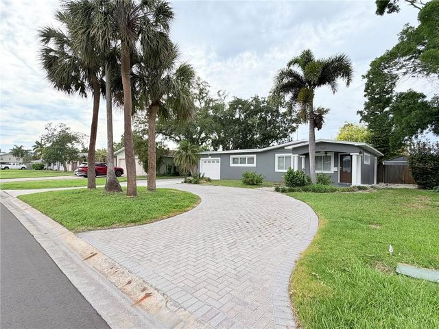 1843 OKLAHOMA AVENUE NE, St Petersburg, FL 33703
