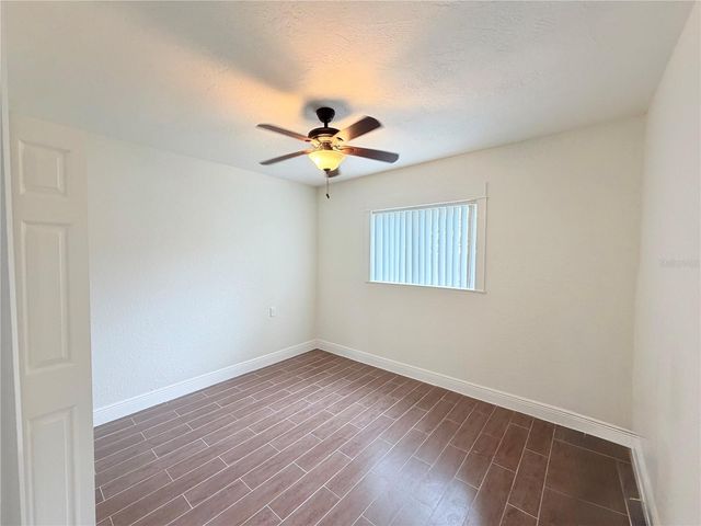 1843 OKLAHOMA AVENUE NE, St Petersburg, FL 33703