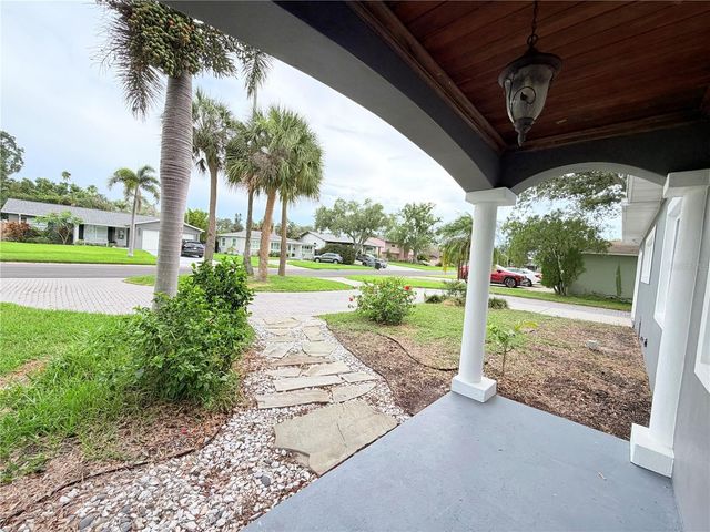 1843 OKLAHOMA AVENUE NE, St Petersburg, FL 33703