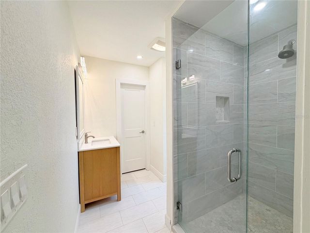 1843 OKLAHOMA AVENUE NE, St Petersburg, FL 33703