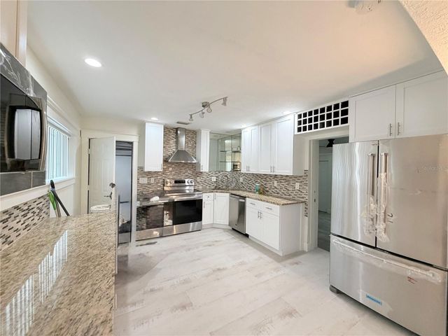 1843 OKLAHOMA AVENUE NE, St Petersburg, FL 33703