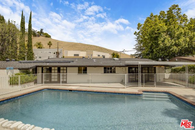 4730 Cerrillos Drive, Woodland Hills (los Angeles), CA 91364