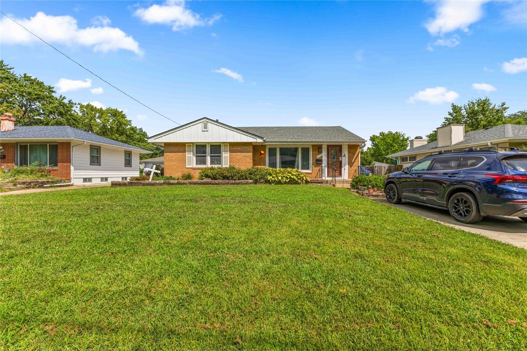 3103 Lawnview Drive, Des Moines, IA 50310