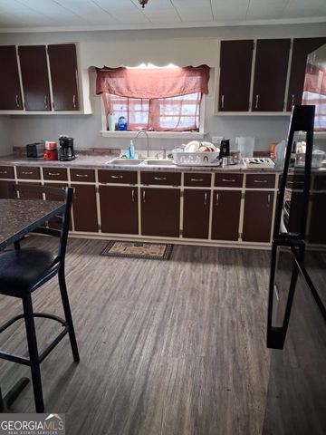 49 N Gill Street, Hazlehurst, GA 31539