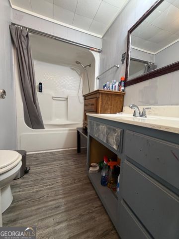 49 N Gill Street, Hazlehurst, GA 31539