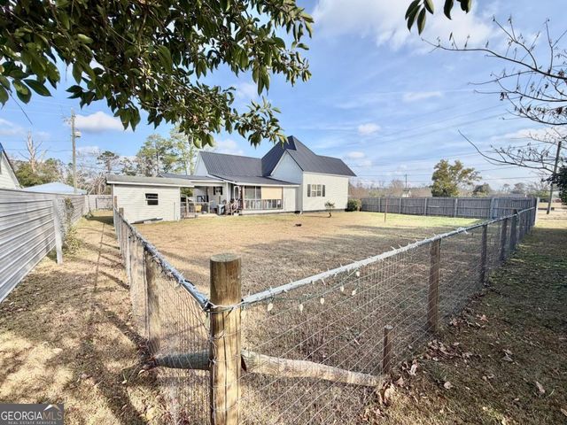 49 N Gill Street, Hazlehurst, GA 31539