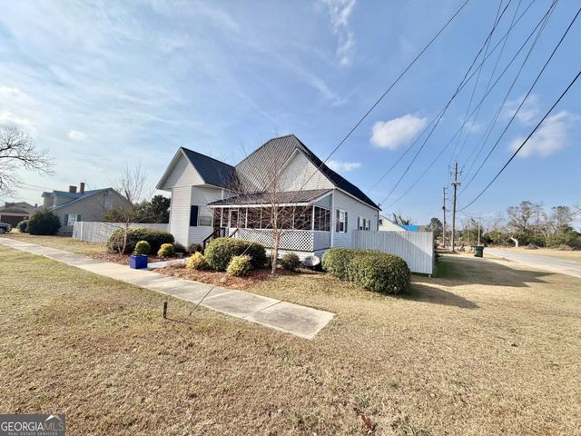 49 N Gill Street, Hazlehurst, GA 31539