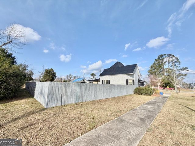 49 N Gill Street, Hazlehurst, GA 31539