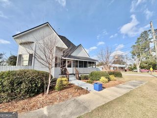 49 N Gill Street, Hazlehurst, GA 31539
