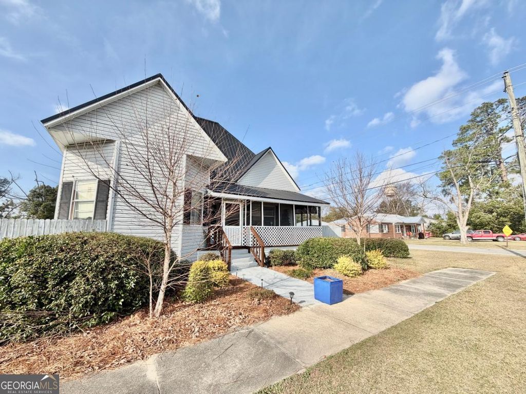 49 N Gill Street, Hazlehurst, GA 31539