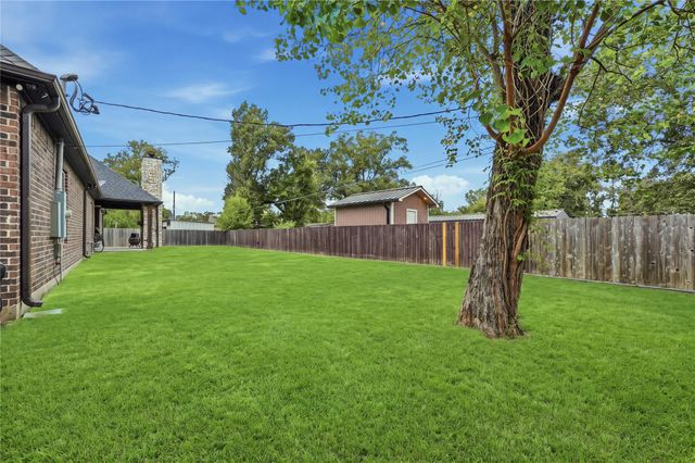 21015 Briar Willow Drive, Porter, TX 77365