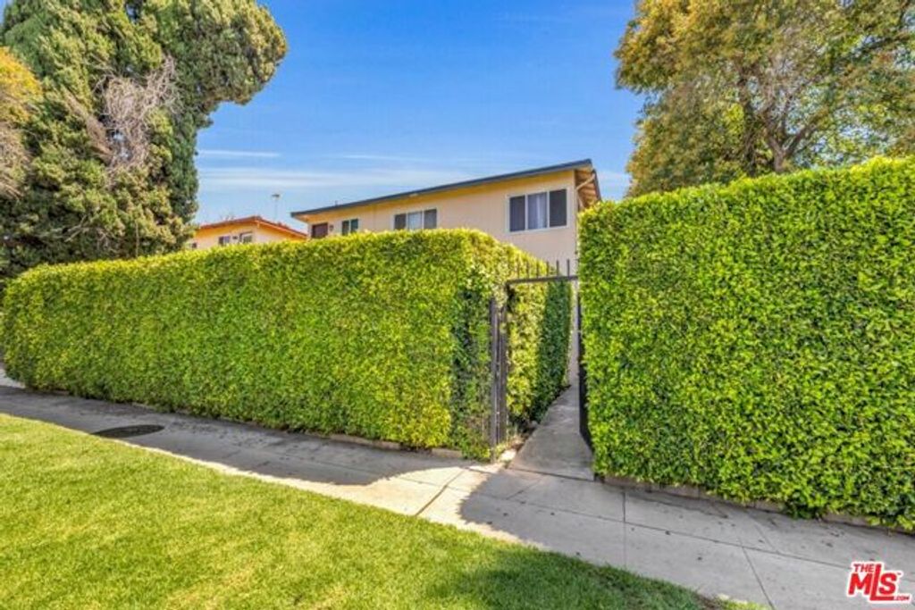 8144 Sepulveda Place, Panorama City (los Angeles), CA 91402