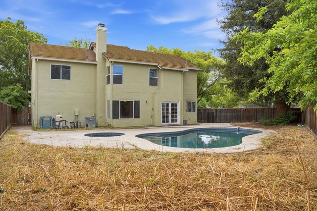 635 Menay Dr, Tracy, CA 95376