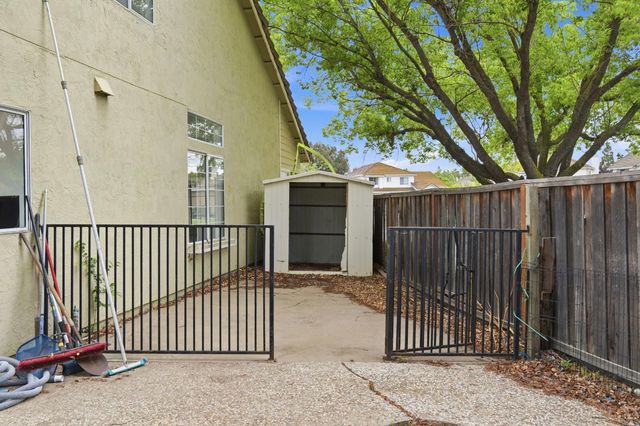 635 Menay Dr, Tracy, CA 95376
