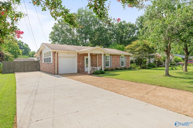 11020 Crestfield Drive SE, Huntsville, AL 35803